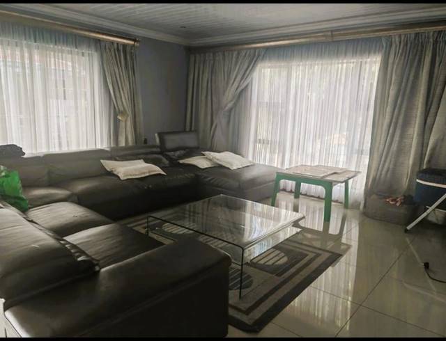 4 BEDROOM HOUSE FOR SALE IN VHARANANI